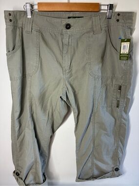 Eddie Bauer Light Sage Cropped Cargo Capris